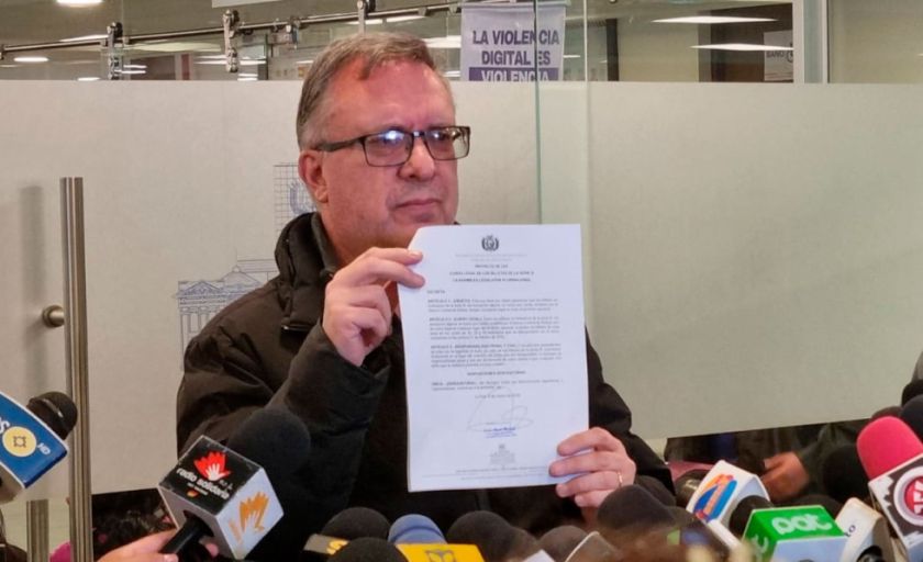 Diputado Alarcón propone ley para validar billetes del siniestro y evitar complicaciones en transacciones