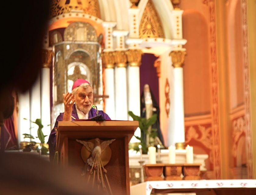 Iglesia Católica exige respeto a la vida y dignidad de la mujer 