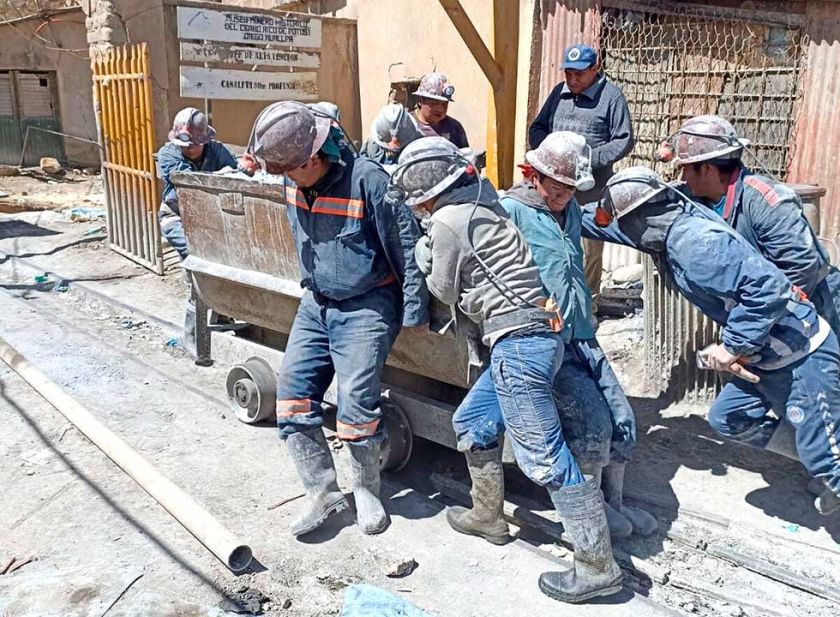 Urge debate sobre la distribución de las regalías mineras en Potosí