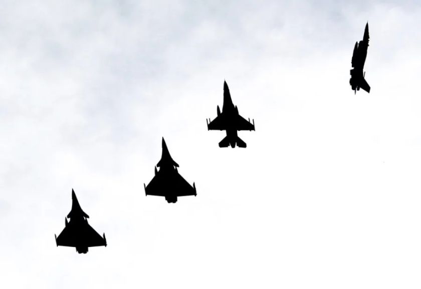 Turquía despliega seis cazas F-16 y defensas antiaéreas en el norte de Chipre