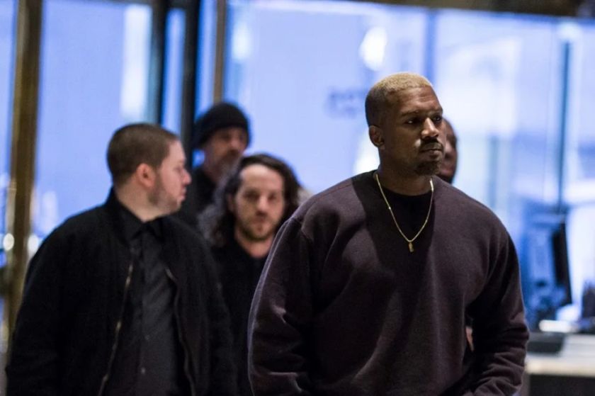 Kanye West deberá pagar 140.000 dólares a exempleado por retraso en pagos