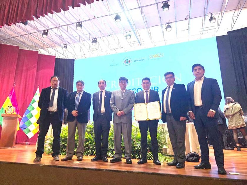 Entregan a la carrera de Ingeniería Civil de la UATF su reacrediación Mercosur