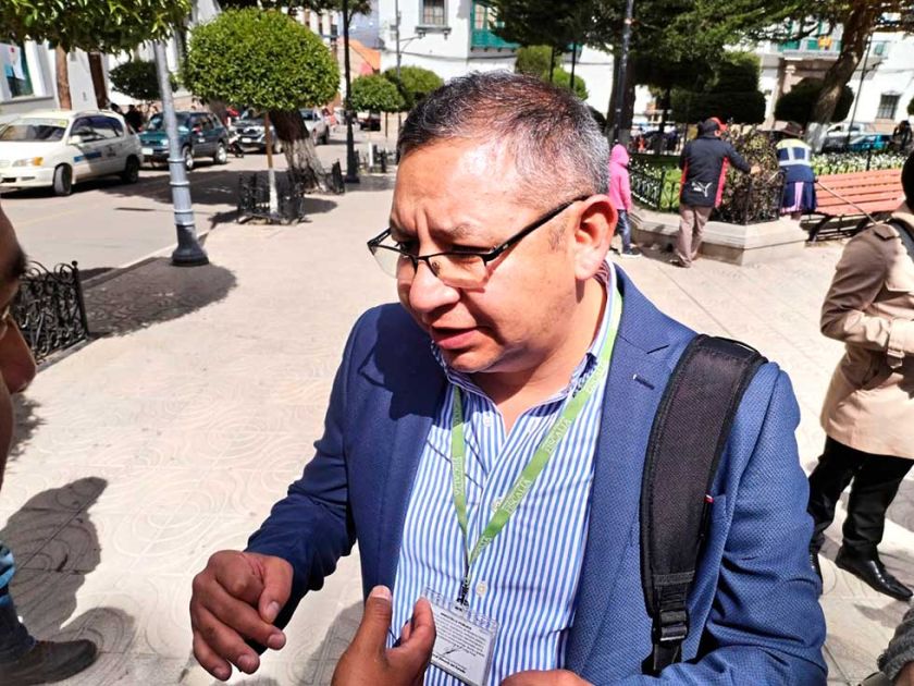 Exconcejala Guzmán tiene dos órdenes de  detención y captura
