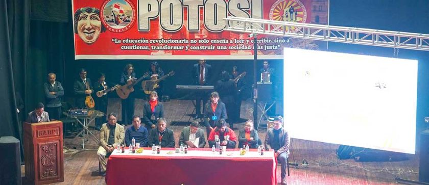 Maestros se reunieron en conferencia internacional en Potosí