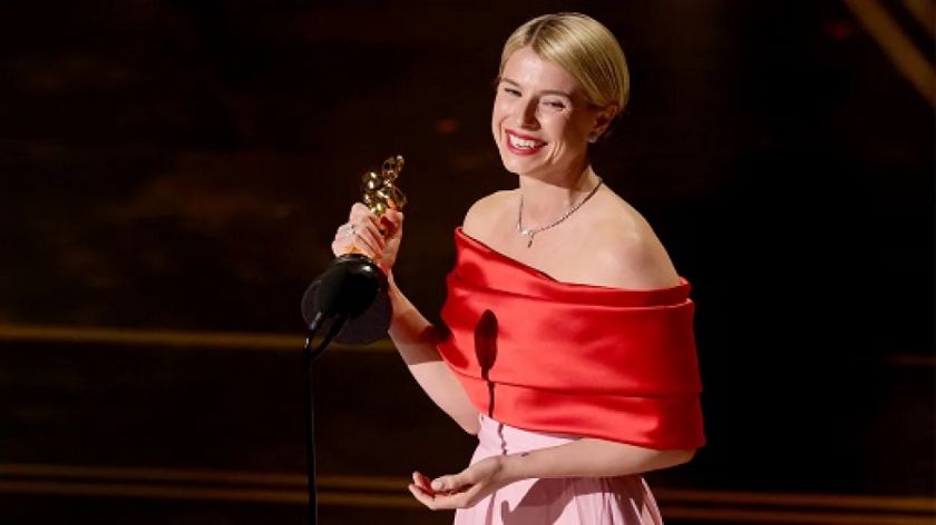 Oscars: Jessie Buckley se alza con el Óscar a mejor actriz por ‘Hamnet’