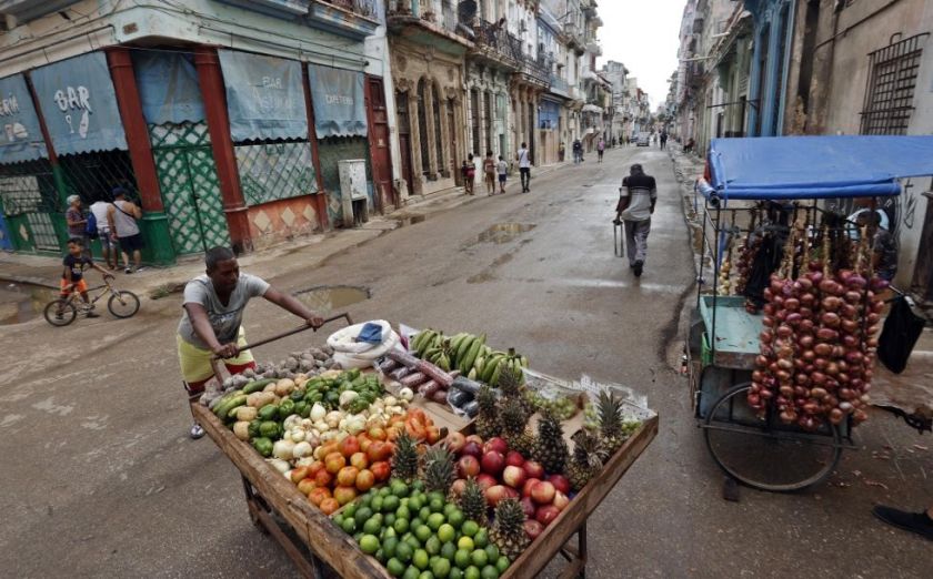 Cuba logra reconectar el 45 % de sus termoeléctricas tras 24 horas de apagón nacional