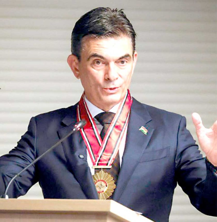 Evo y Lara piden voto castigo y Paz llama a la no injerencia