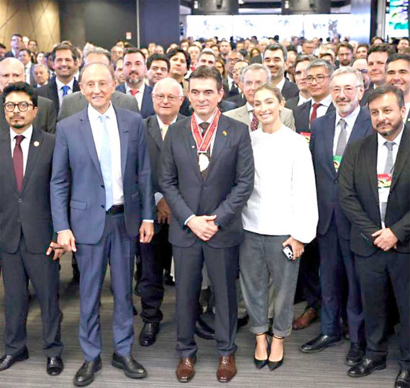 Gobierno anuncia cuatro reformas e invita a Brasil a invertir en el país