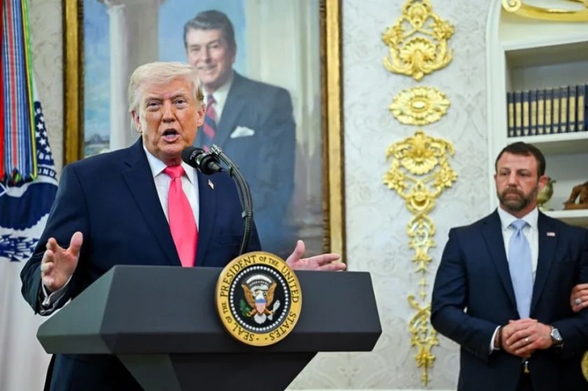 Trump dice que Irán le ha dado «un regalo muy grande» relacionado con el estrecho de Ormuz
