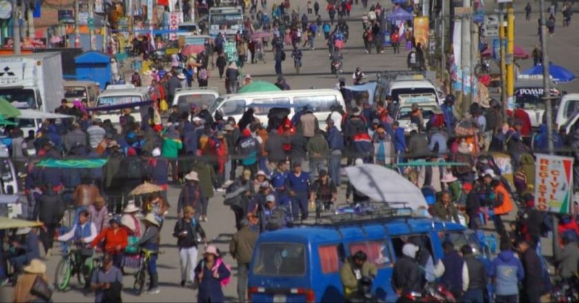 Gobierno reporta 60 puntos de bloqueo en La Paz 