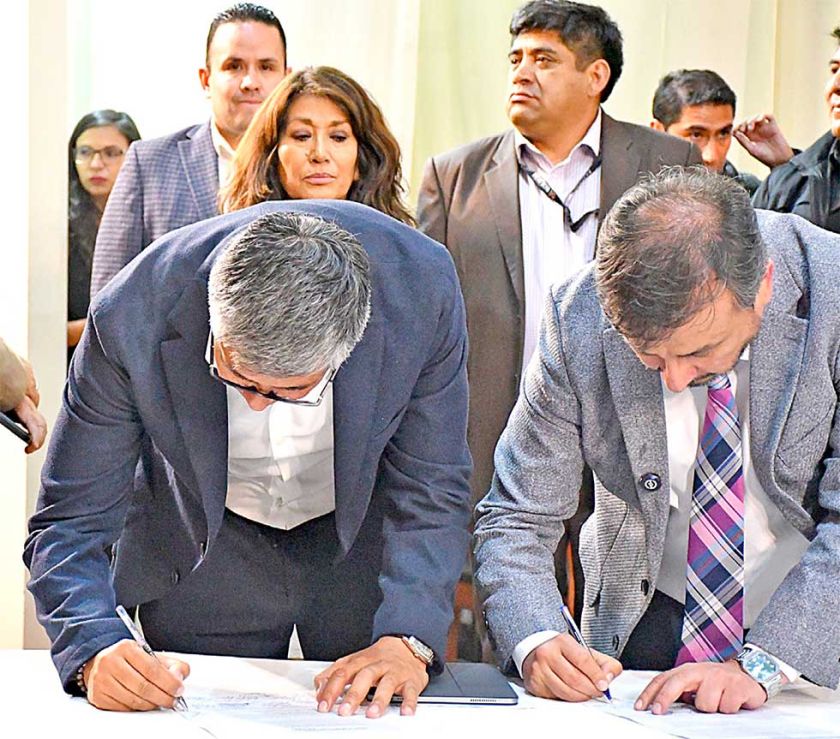 Choferes levantan paro tras acuerdo  con el Gobierno