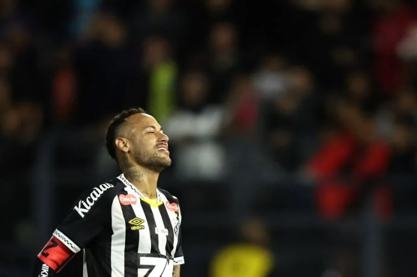 Neymar dice estar «feliz y agradecido» por los hinchas que corearon su nombre en la derrota de Brasil