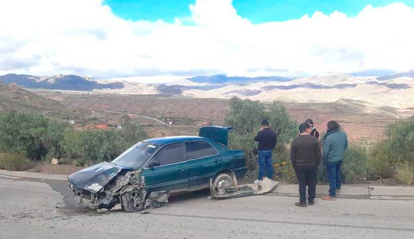 Colisión por invasión de carril deja un herido en la carretera Potosí–Uyuni