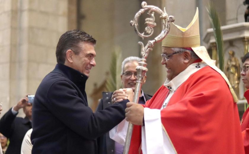 Después de dos décadas un presidente de Bolivia vuelve a misa de Domingo de Ramos 