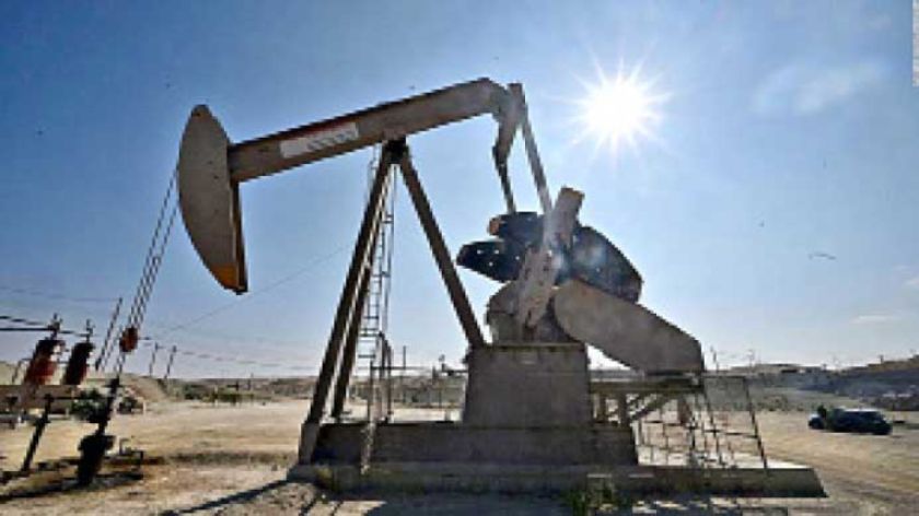 Petróleo sube un 55% en primer mes de la guerra
