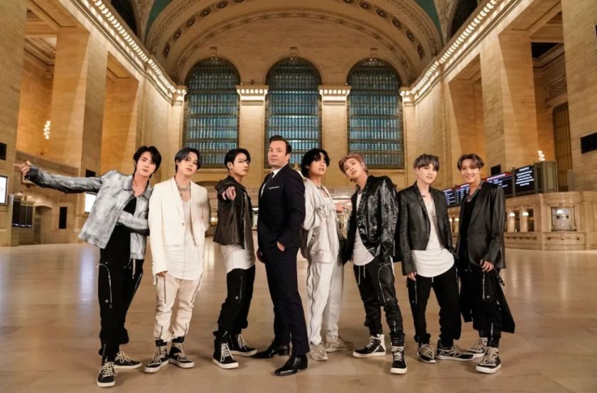 Jimmy Fallon hace audición para ser el 8° miembro de BTS