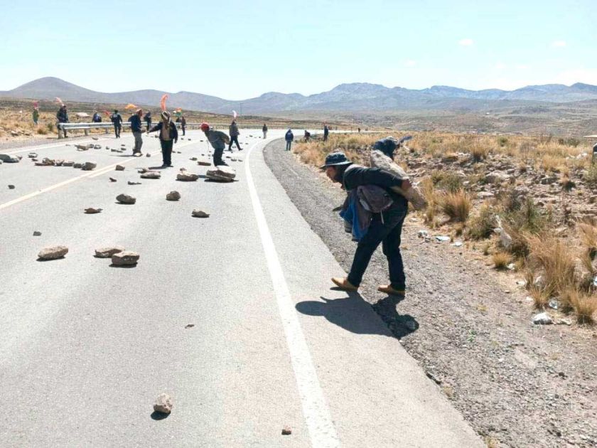 Reportan cinco puntos de bloqueo en norte potosino      