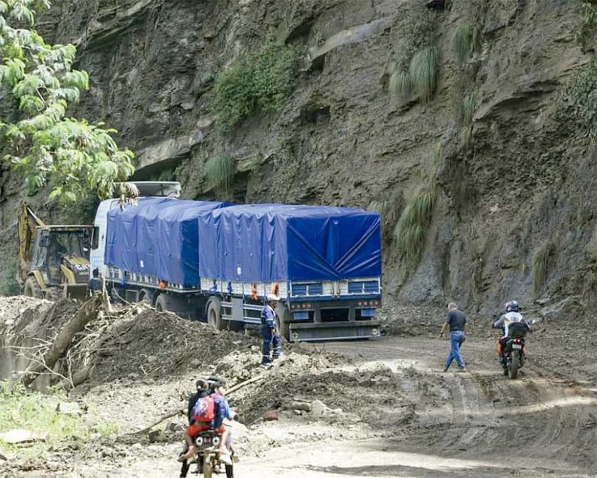 ABC instruye cierre de tres  caminos por deslizamientos