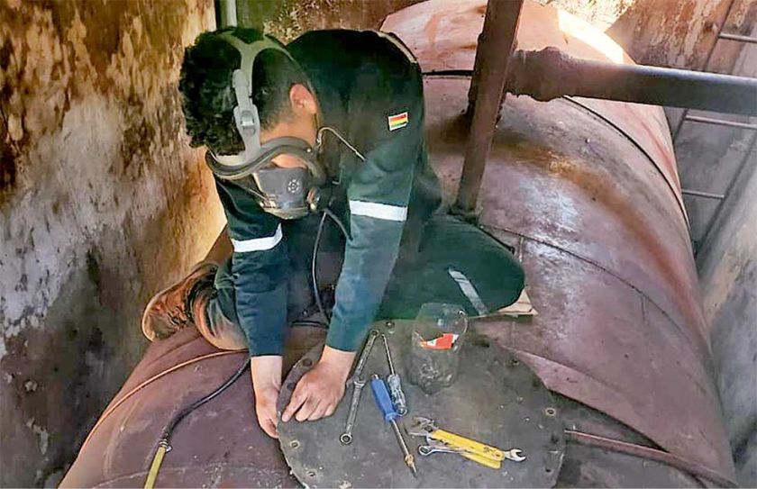YPFB comienza a limpiar  sus tanques de gasolina