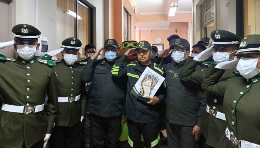 Cristóbal cumple el sueño de ser policía a los 16 años y una enfermedad le quitó la vida