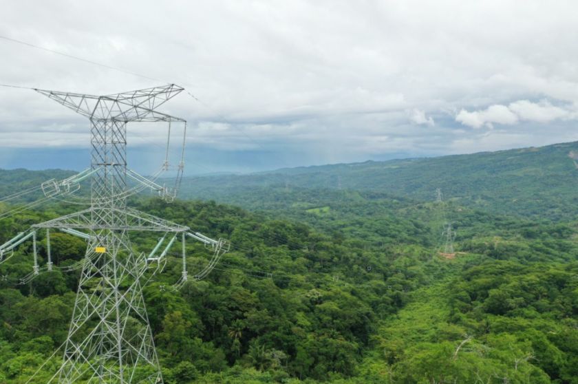 Gobierno abre el mercado eléctrico a la competencia e inversión privada
