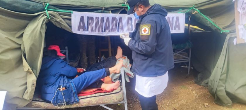 Armada atiende a más de 500 peregrinos en tránsito al santuario de Copacabana