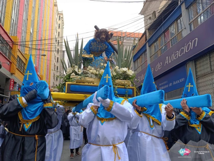Viernes Santo: peregrinaciones y viacrucis congregan a fieles en todo el país con un mensaje de paz y unidad