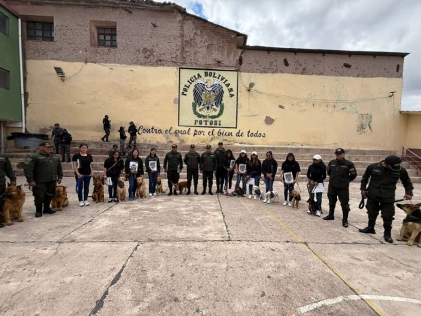 Comando de Policía en Potosí concluyó curso de adiestramiento canino