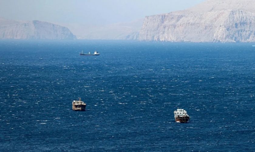 Irán negocia con Omán un “protocolo” para transitar por el estrecho de Ormuz