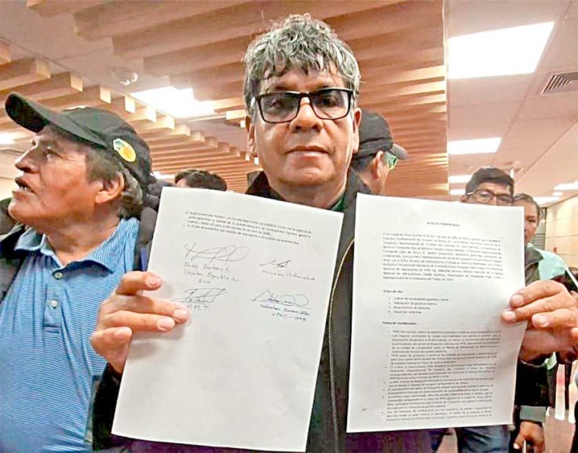 Oruro: Levantan bloqueos y pactan pausa de 15 días