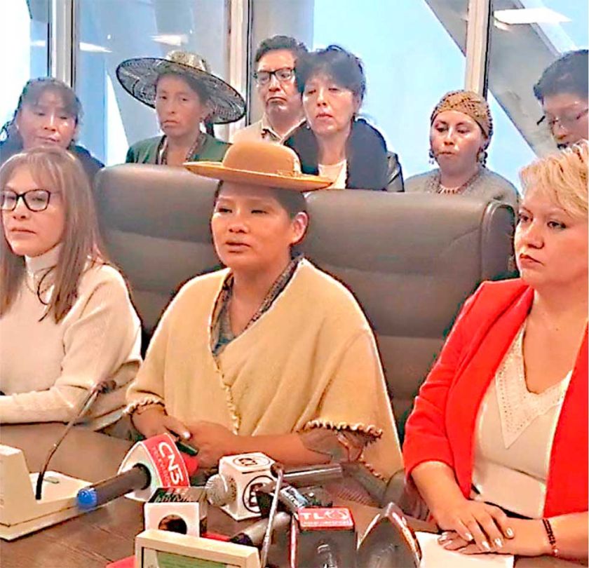 Diputados del PDC  se autoconvocan y critican al Gobierno
