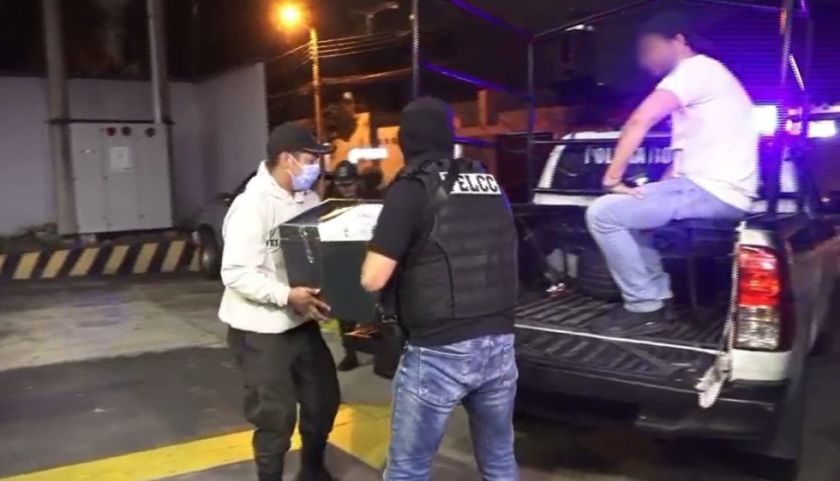 Roban una caja fuerte de una vivienda, pero la dejan abandonada en un surtidor