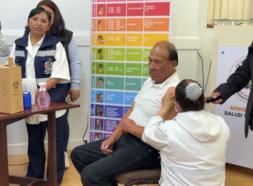Ministerio de Salud dispone de 1,7 millones de vacunas contra la influenza en Bolivia