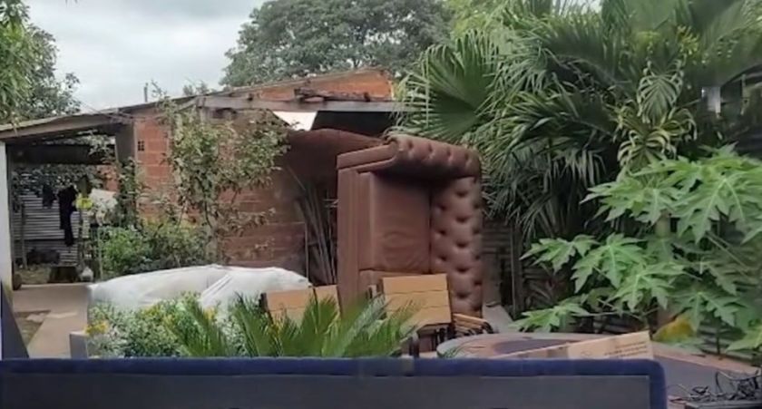 Encuentran en una vivienda objetos robados de Marset y aprehenden a tres personas