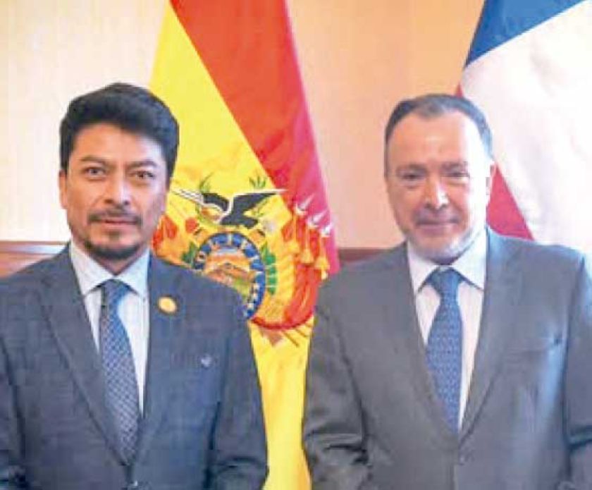 Bolivia recibe informe sobre zanjas y anuncia visita de Canciller de Chile