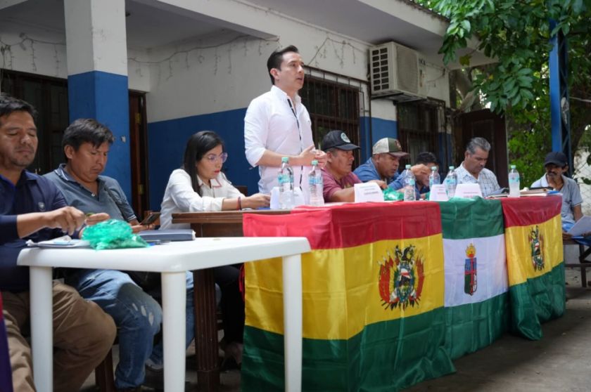 Viceministros e Interculturales de Santa Cruz coordinan acciones para fortalecer el sector productivo