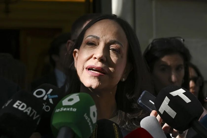 Machado dice que Petro debería buscar la paz en Colombia