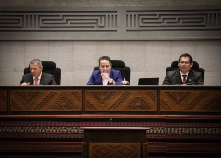 Edmand Lara suspende sesión por falta de quórum