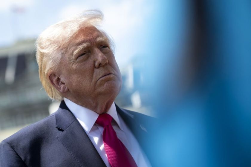 Trump afirma que Ormuz está abierto y plantea asociarse con Irán para extraer uranio