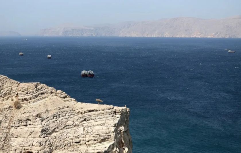 Irán cierra Ormuz y Trump amenaza con nuevos ataques