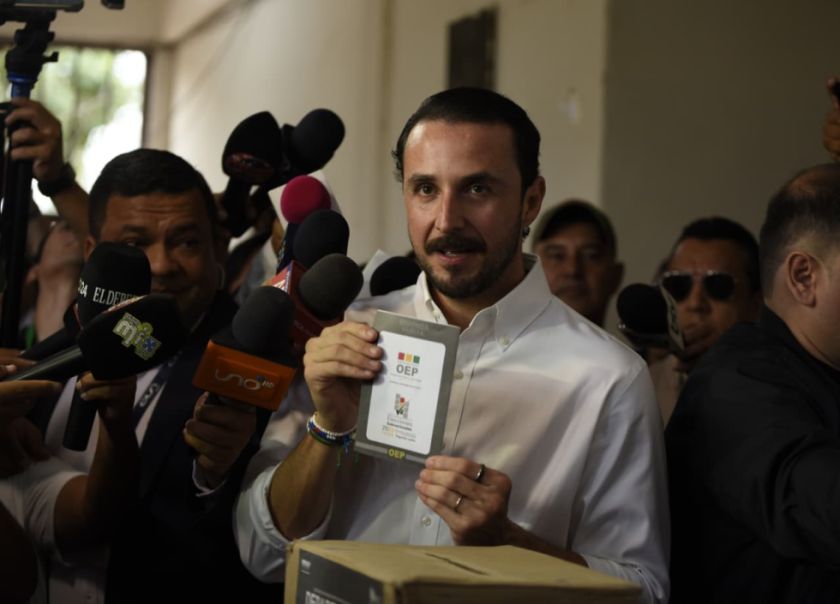 JP Velasco es elegido gobernador de Santa Cruz y Otto Ritter reconoce los resultados