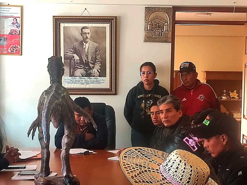 Nuevo alcalde de Toro Toro comienza reuniones de transición para asumir el cargo