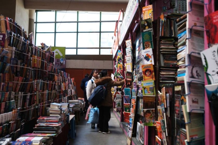 Día del Libro: Bolivia todavía prefiere el formato físico frente al avance digital