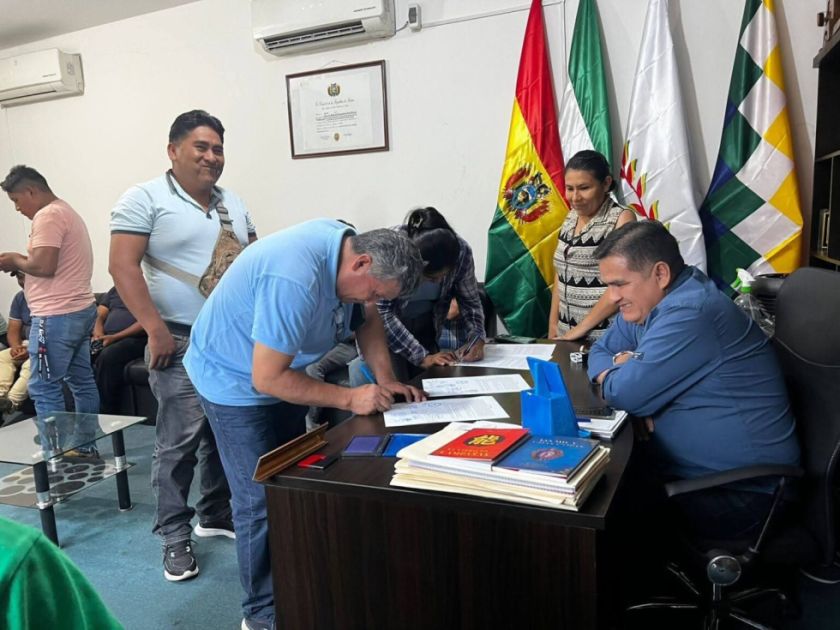 ABC expone el Plan Nacional de Emergencia a transportistas en Santa Cruz