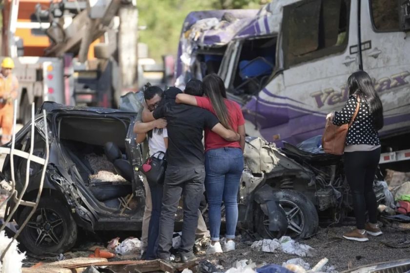 Ascienden a 19 los civiles fallecidos por el ataque en la Vía Panamericana en Colombia