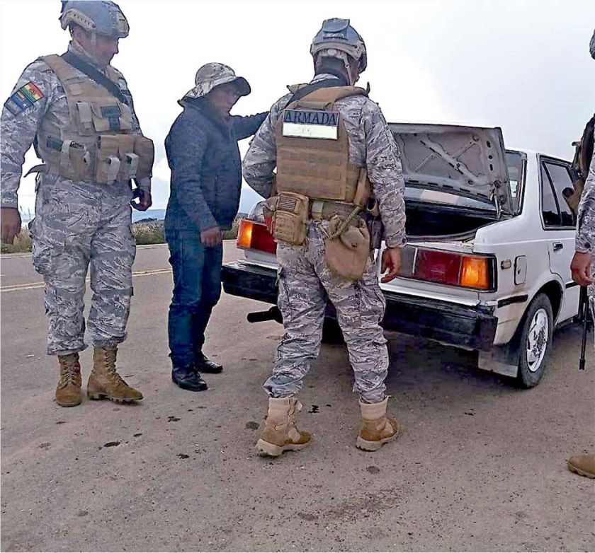 Roban armamento y munición de un  batallón en La Paz