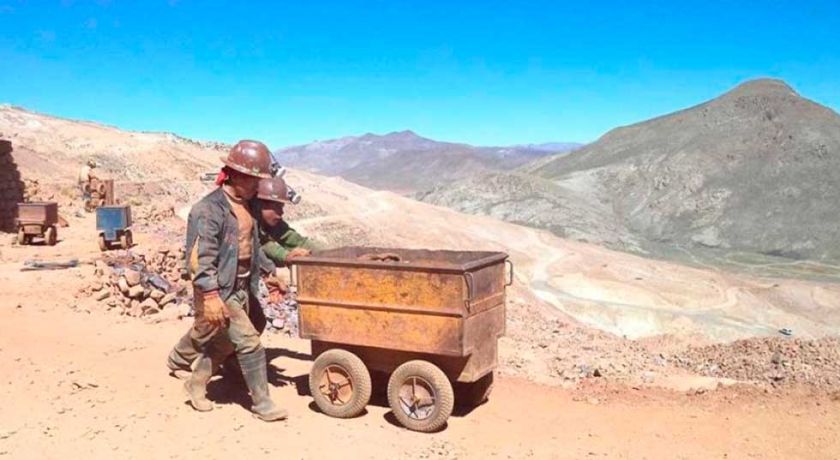 Reportan el ingreso de  menores a las minas desde los 13 años