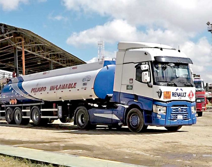 YPFB da por solucionado problema de la gasolina