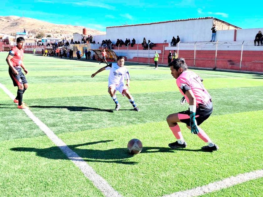 H.Players y Amayapampa abren la Copa Simón Bolívar