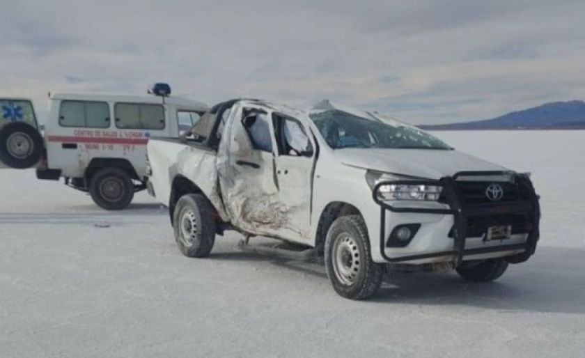 Al menos siete heridos en choque de dos vehículos en el Salar de Uyuni